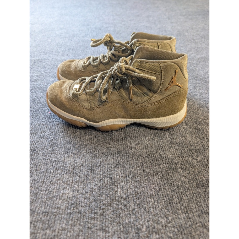 Air Jordan 11 Retro Olive Lux Size 8 AR0715-200 Metallic Neutral Olive Gum